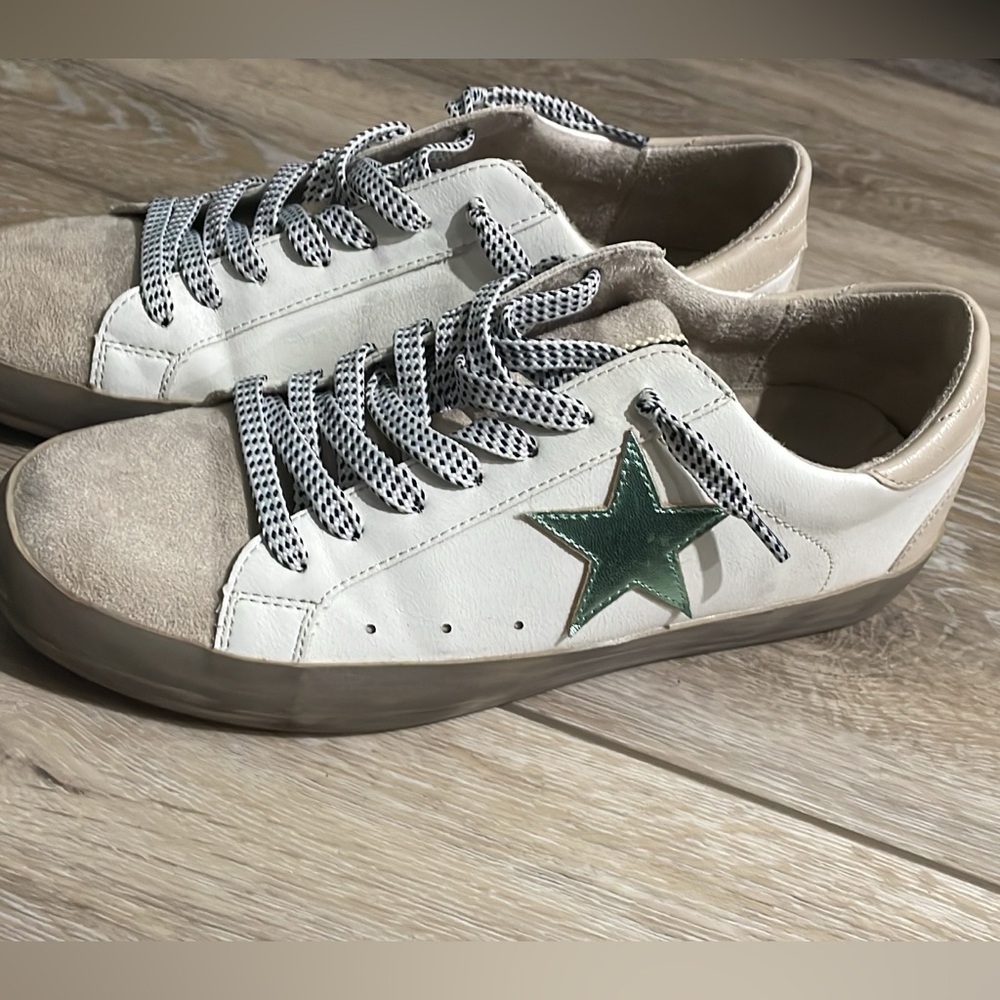 Shushop sneakers